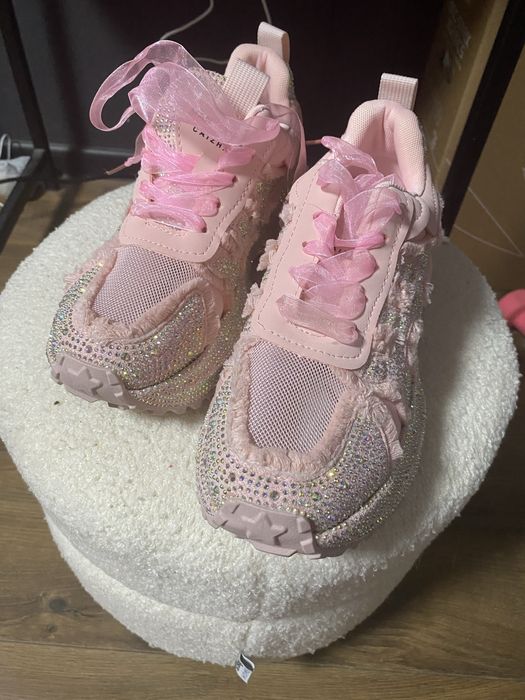 Кроссовки женские новые