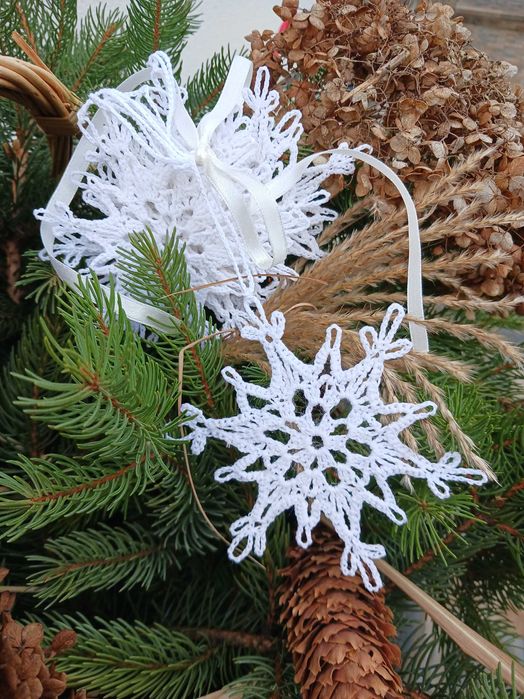 Gwiazdki szydelkowe  ozdoby choinkowe