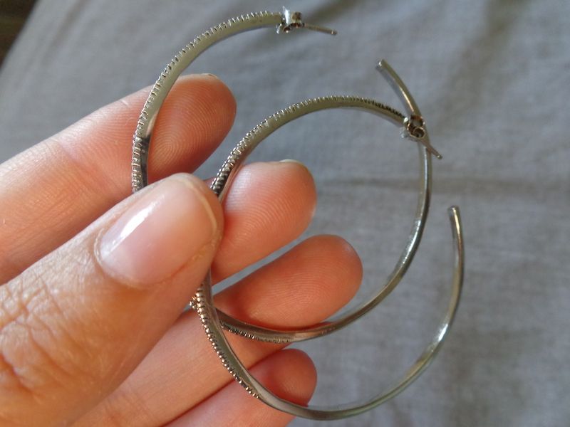 Vendo argolas em prata de lei e zirconias