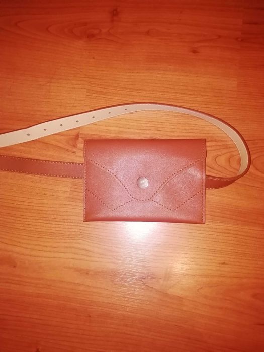 Mala castanha para a cintura