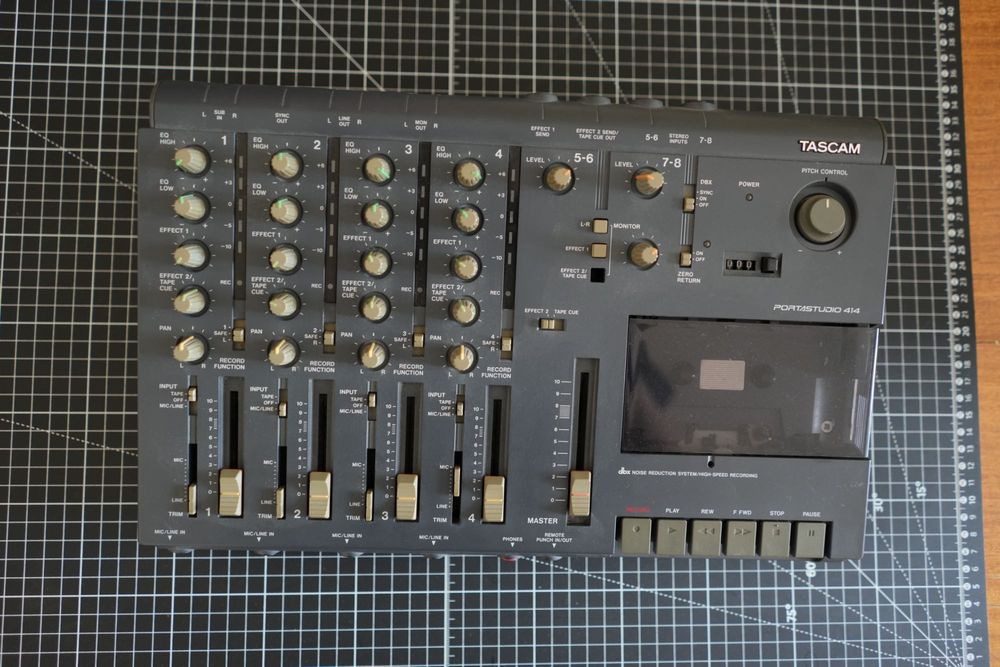 Tascam Portastudio 414