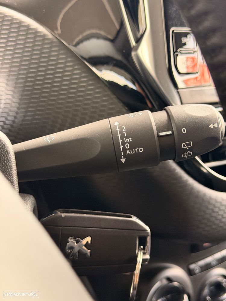 Peugeot 208 1.2 PureTech Active - 23