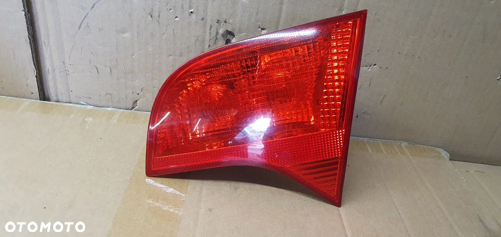 Lampa prawy tył tylna prawa w klapę Audi A4 B7 Kombi 8E9945094 - 1