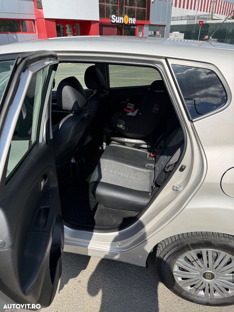 Kia Venga - 7