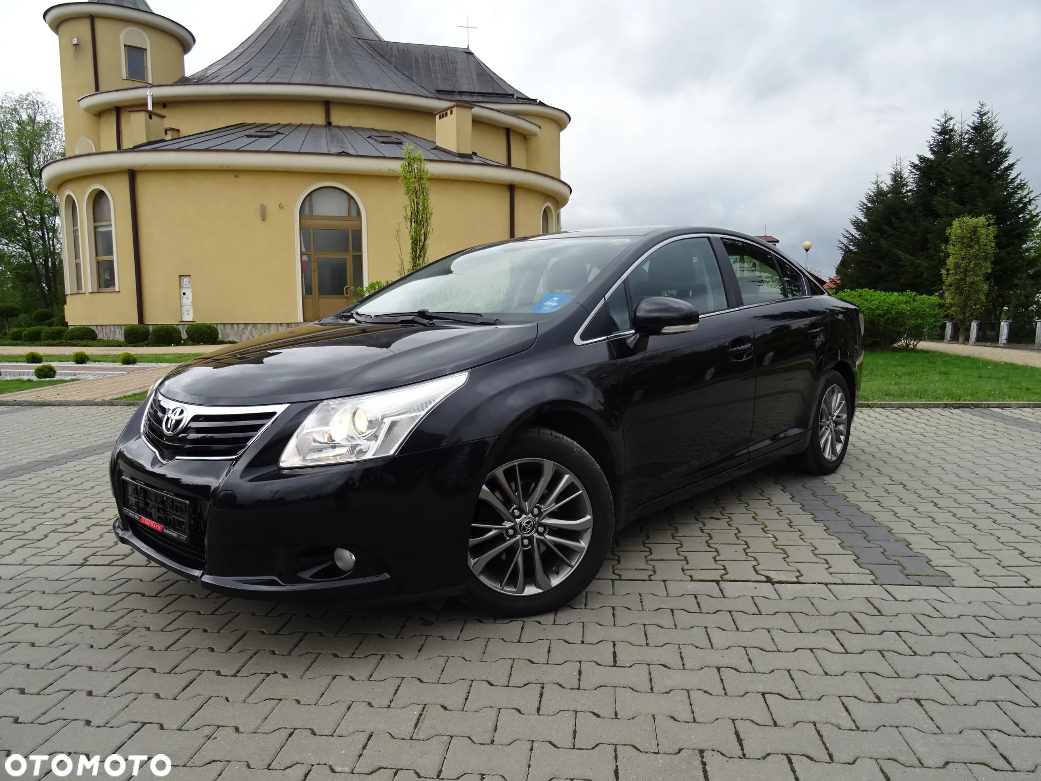 Toyota Avensis 1.8 Premium - 12