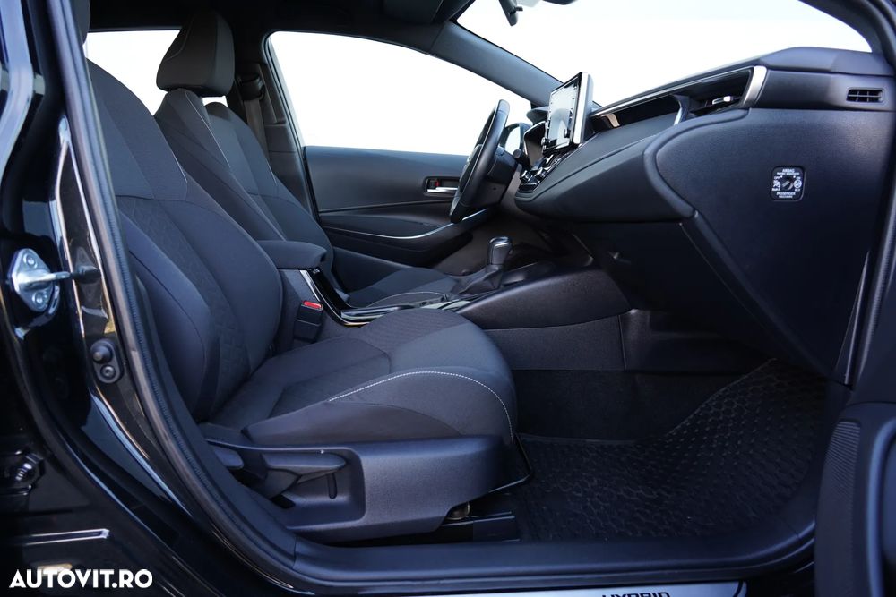 Toyota Corolla 1.8 HSD Business - 11