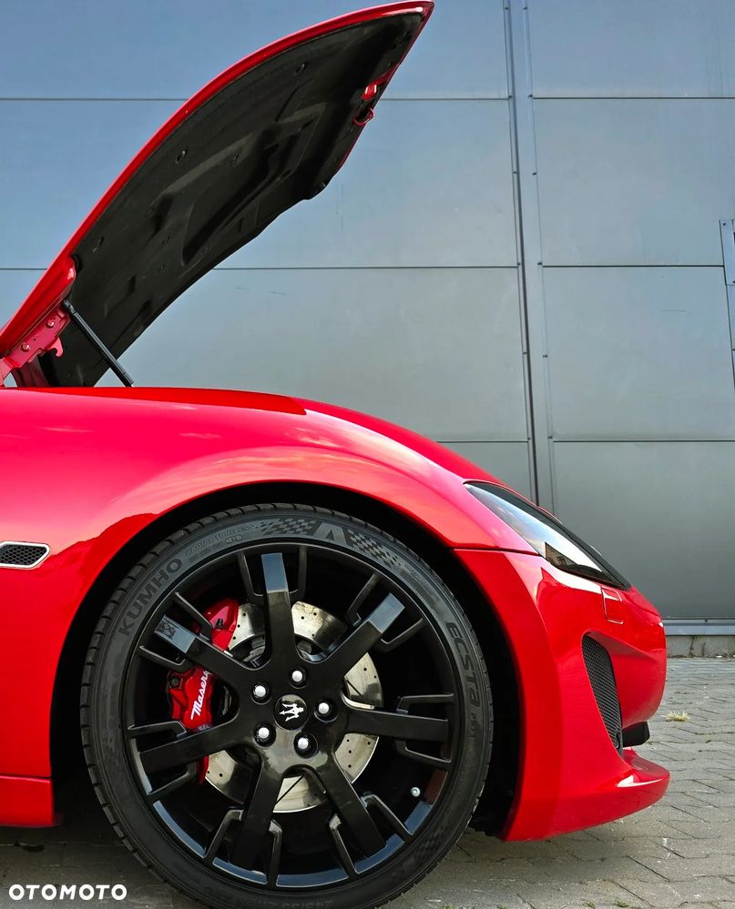 Maserati GranTurismo S Automat - 39