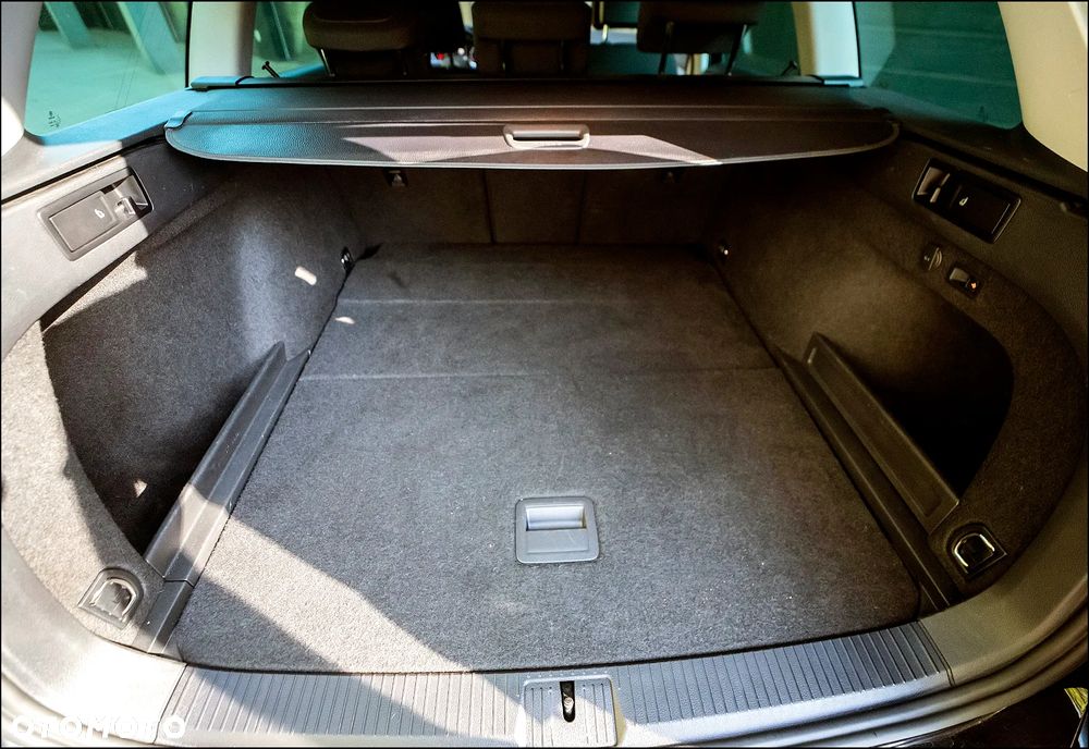 Volkswagen Passat - 38