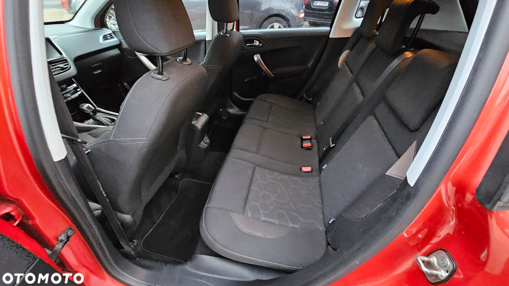 Peugeot 2008 1.2 Pure Tech Allure S&S - 10
