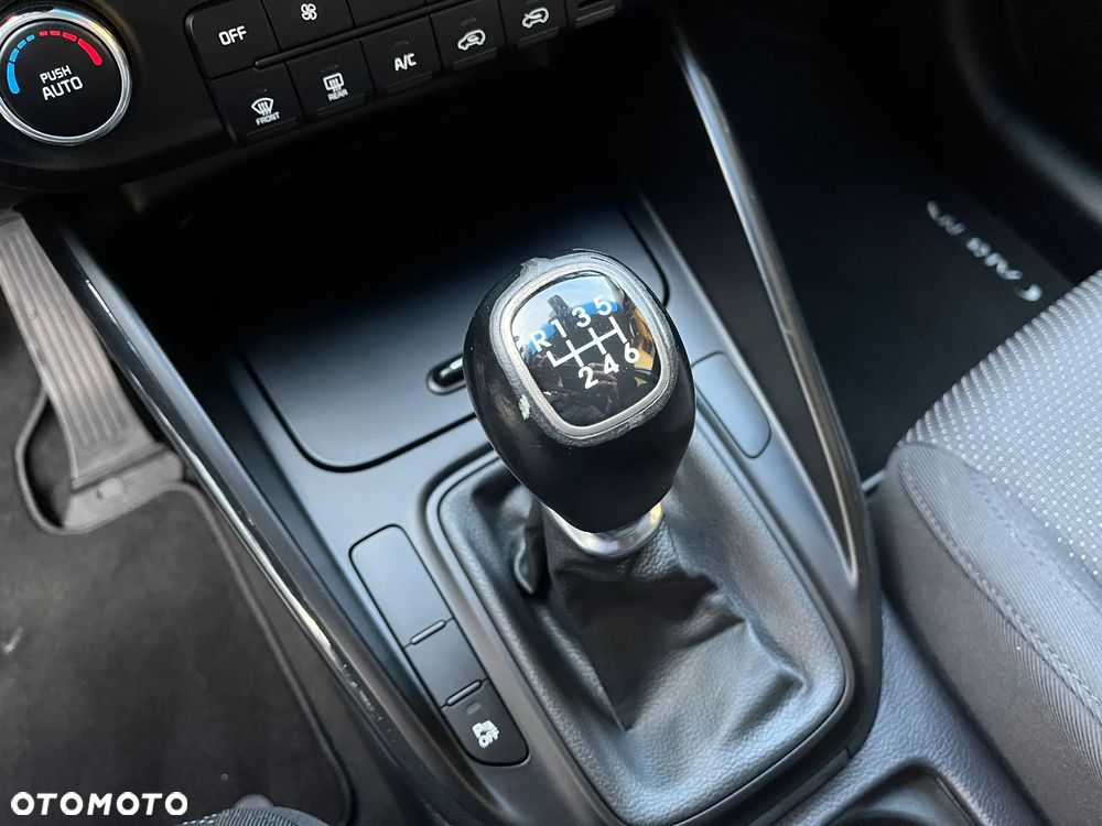 Kia Carens 2.0 GDI L 7os - 14