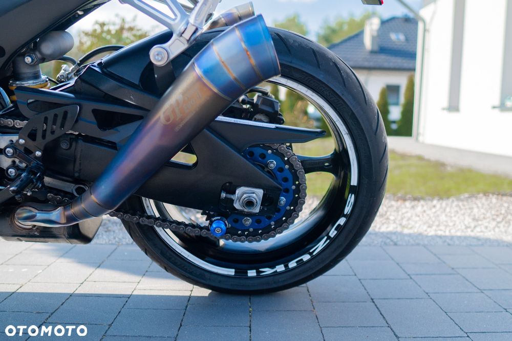 Suzuki GSX-R - 32