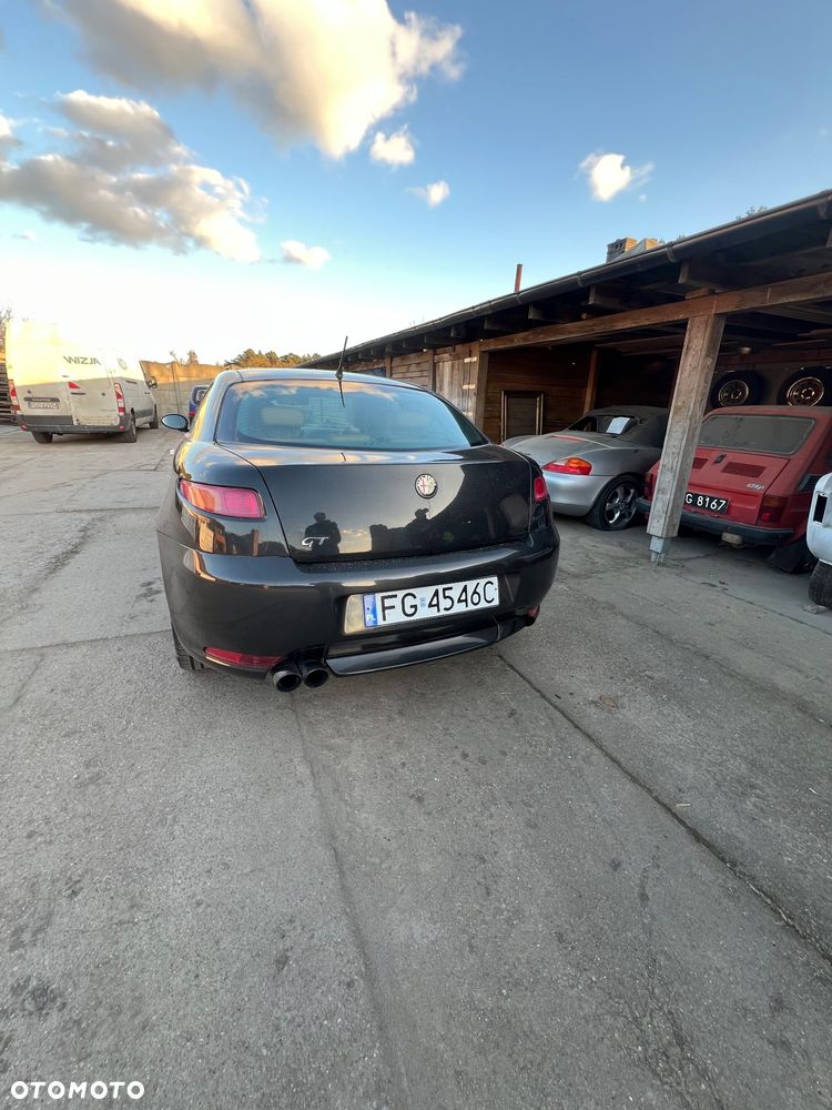 Alfa Romeo GT - 2