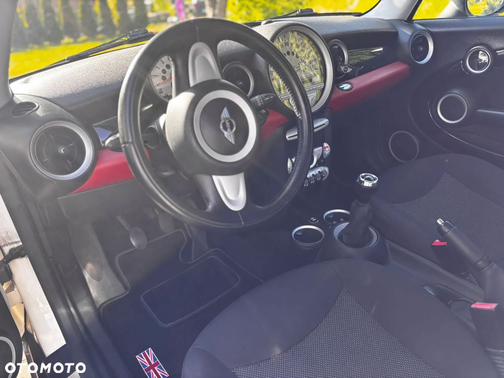 MINI Cooper Standard - 8