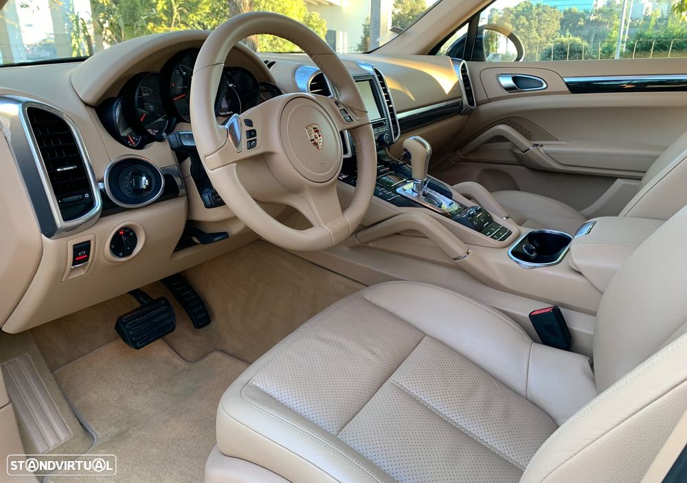 Porsche Cayenne - 14