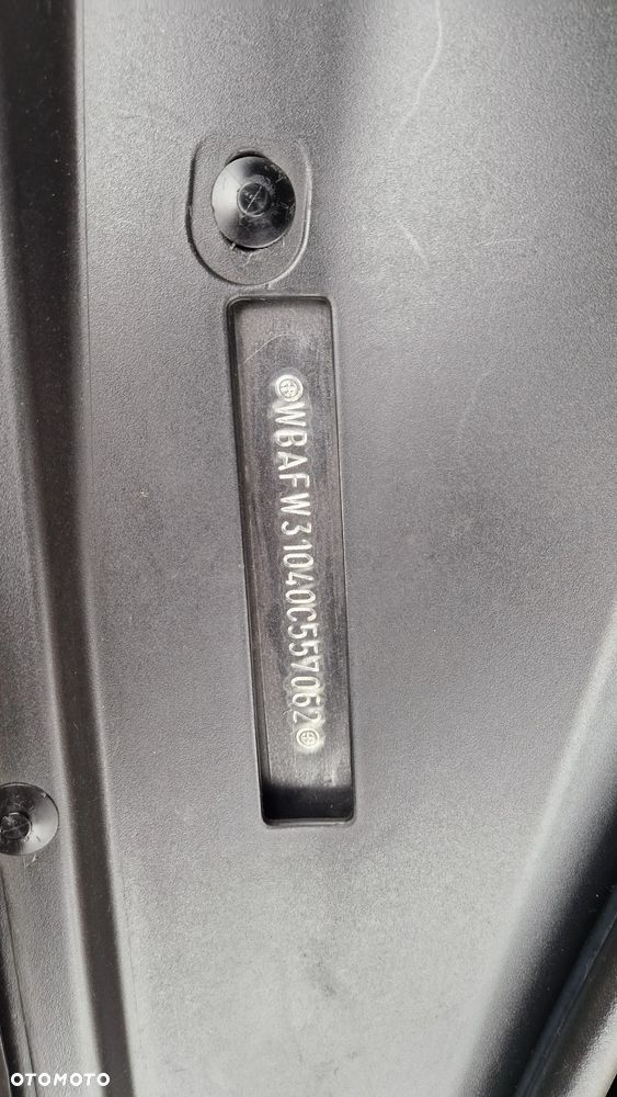 BMW Seria 5 525d - 27