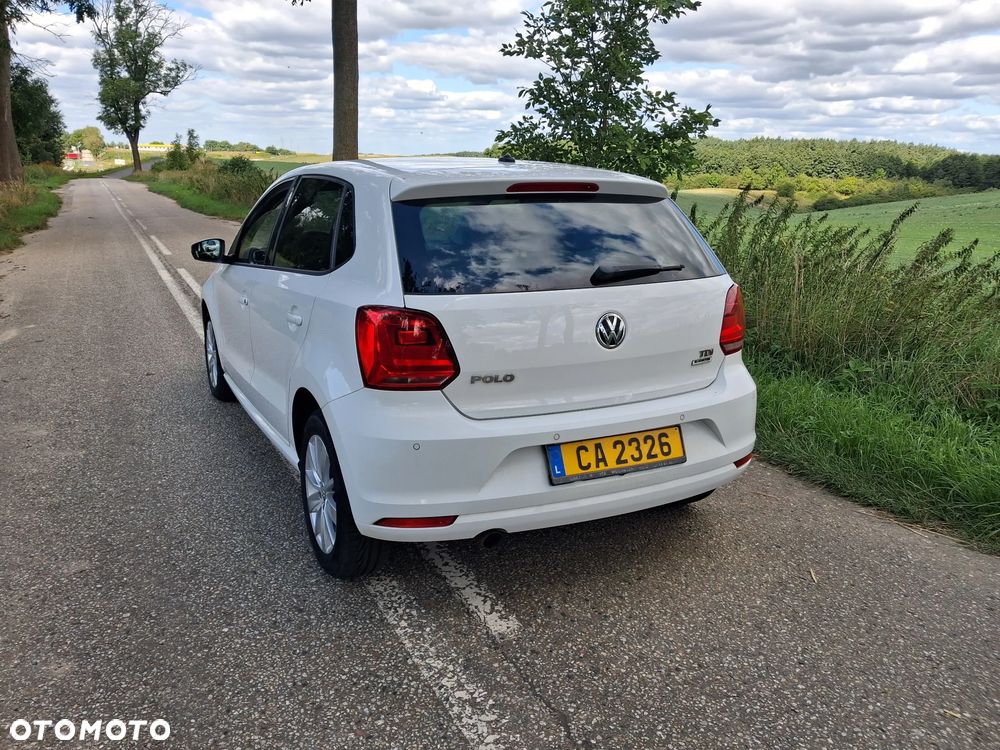 Volkswagen Polo 1.4 TDI Blue Motion Technology Allstar - 9