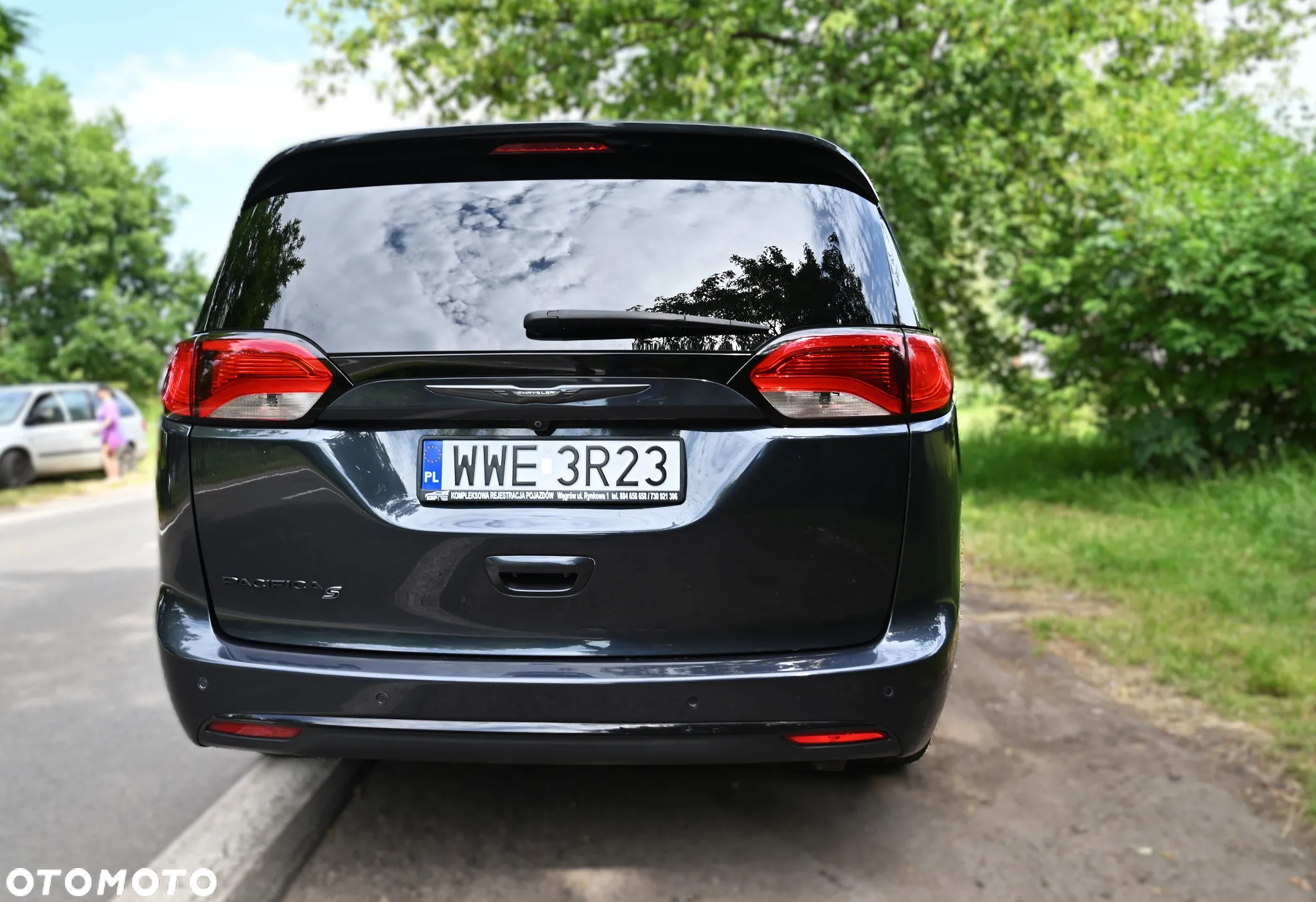Chrysler Pacifica - 26