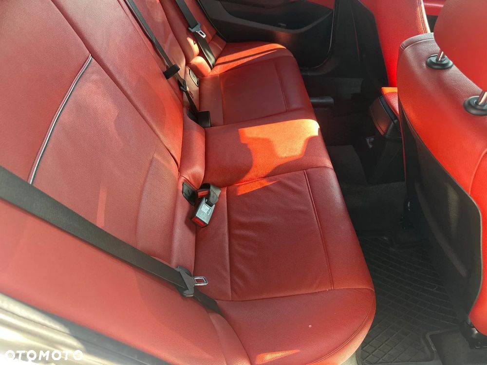 BMW X1 sDrive18d xLine - 20