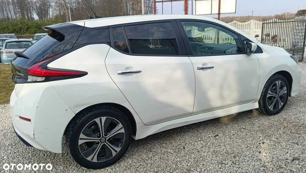 Nissan Leaf - 5
