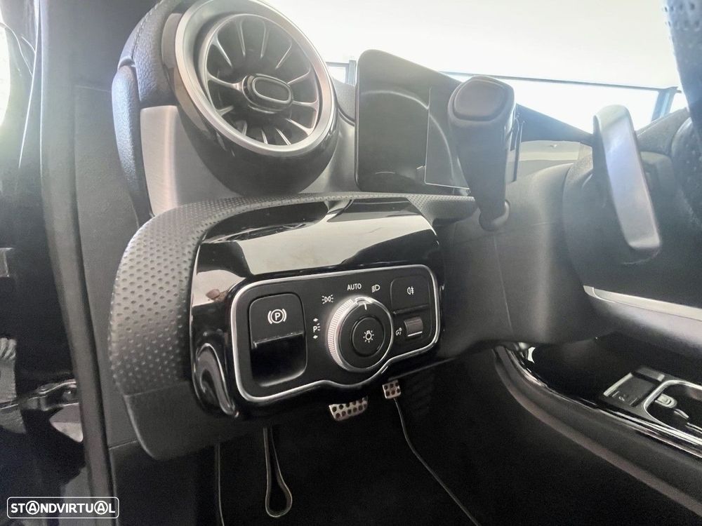 Mercedes-Benz A 250 e 8G-DCT AMG Line - 14