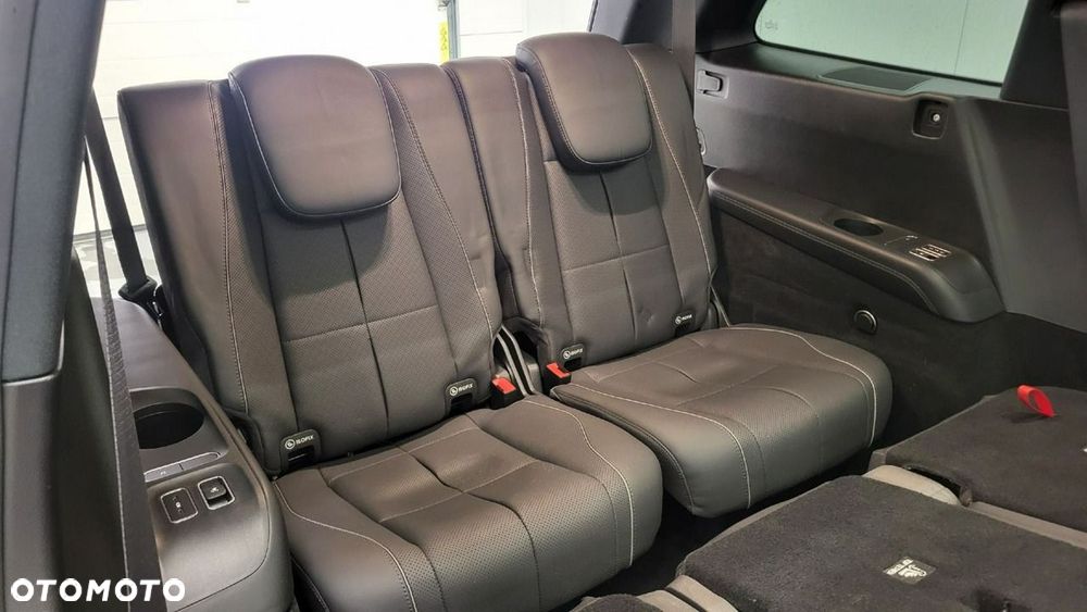 Mercedes-Benz GLS - 28