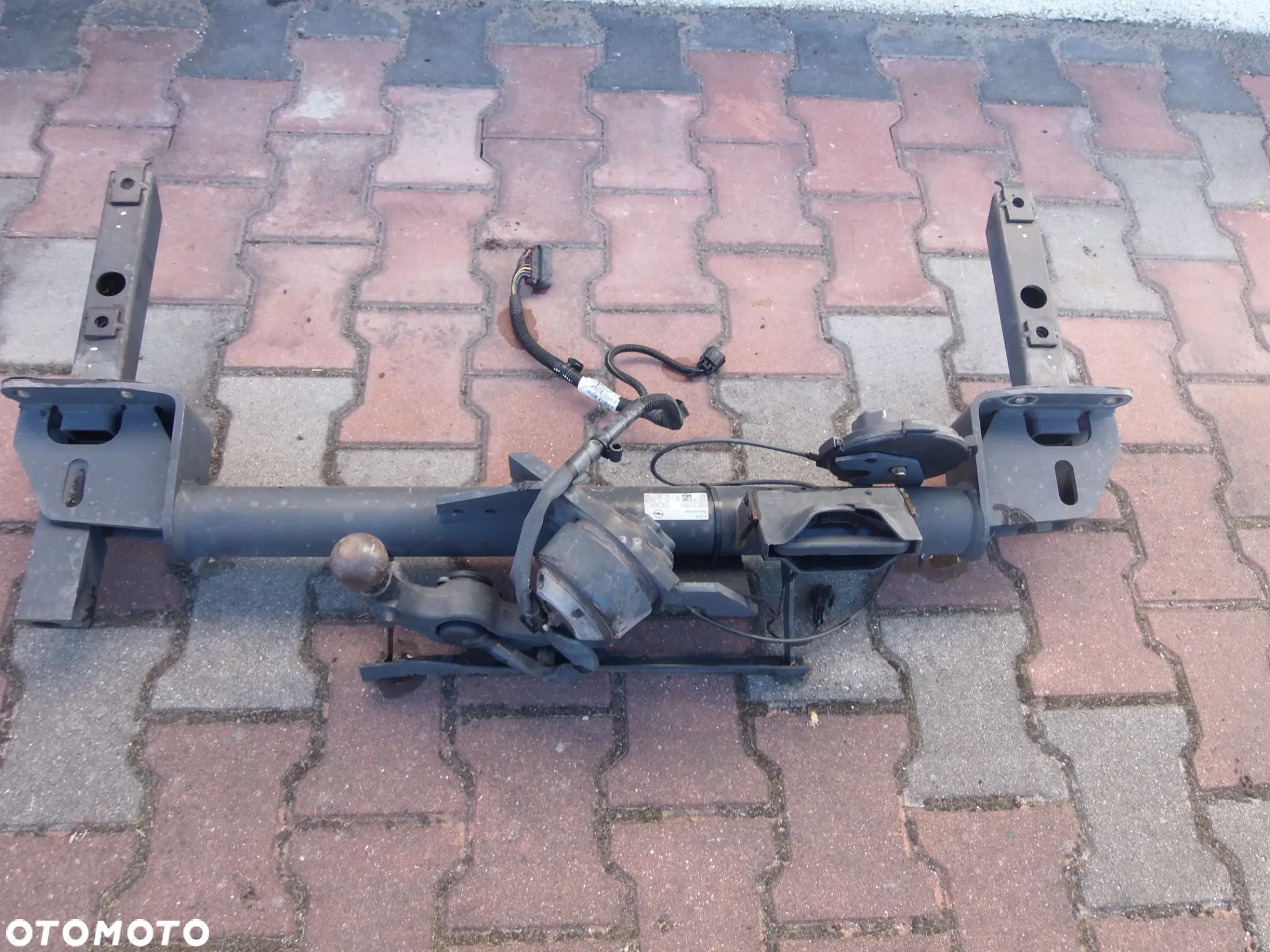 hak holowniczy OPEL INSIGNIA B 39161610 - 1