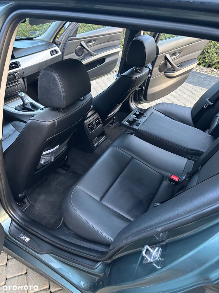 BMW Seria 3 318d DPF - 12