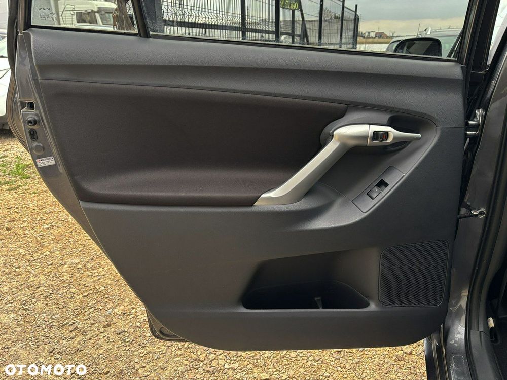 Toyota Verso 1.8 Premium 7os - 19