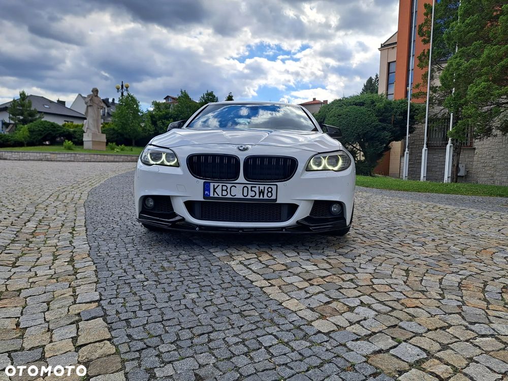 BMW Seria 5 528i xDrive - 15