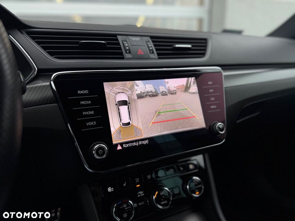 Skoda Superb 2.0 TDI SCR 4x4 Sportline DSG - 16