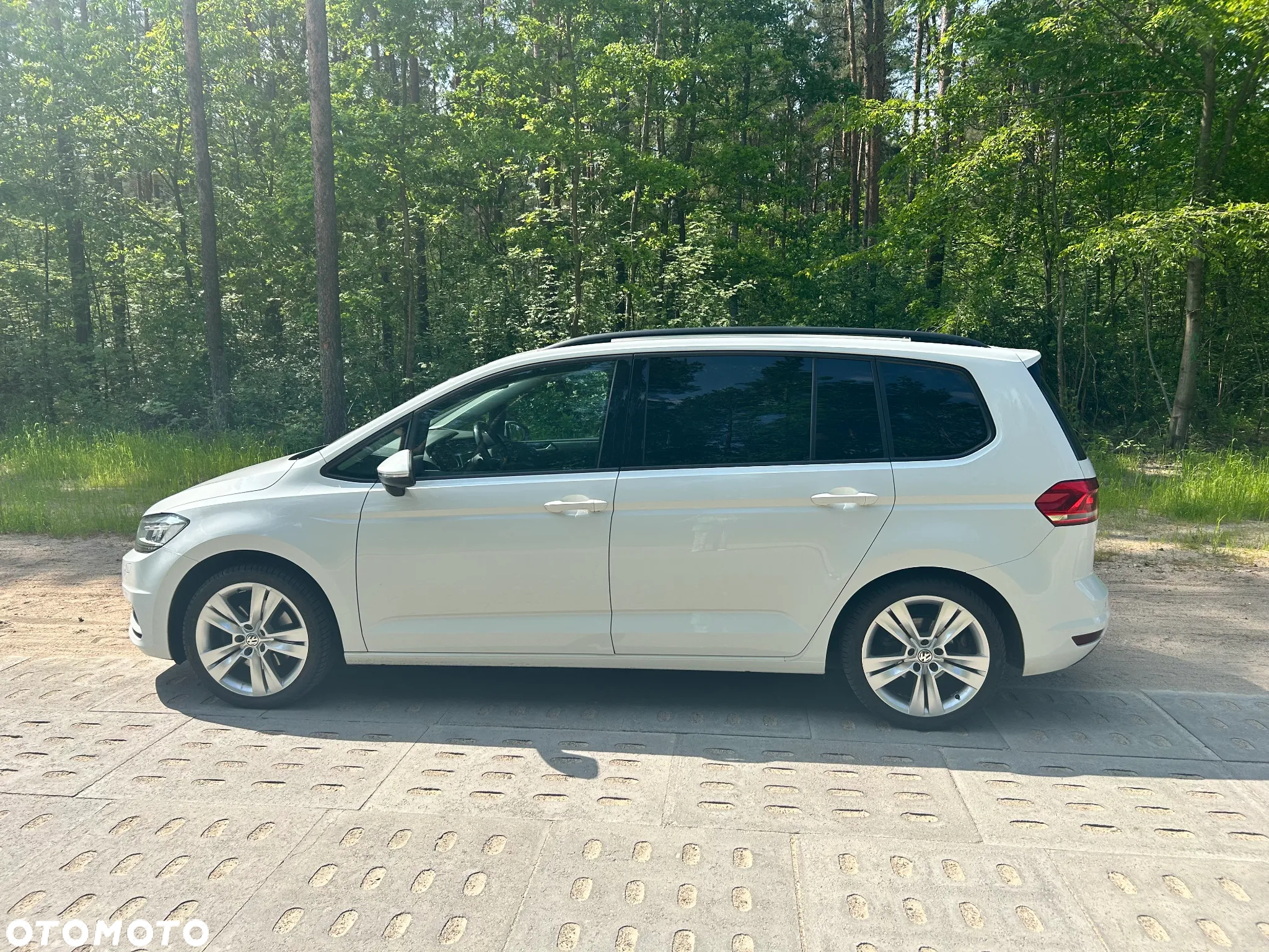 Volkswagen Touran 2.0 TDI BMT Highline DSG - 2