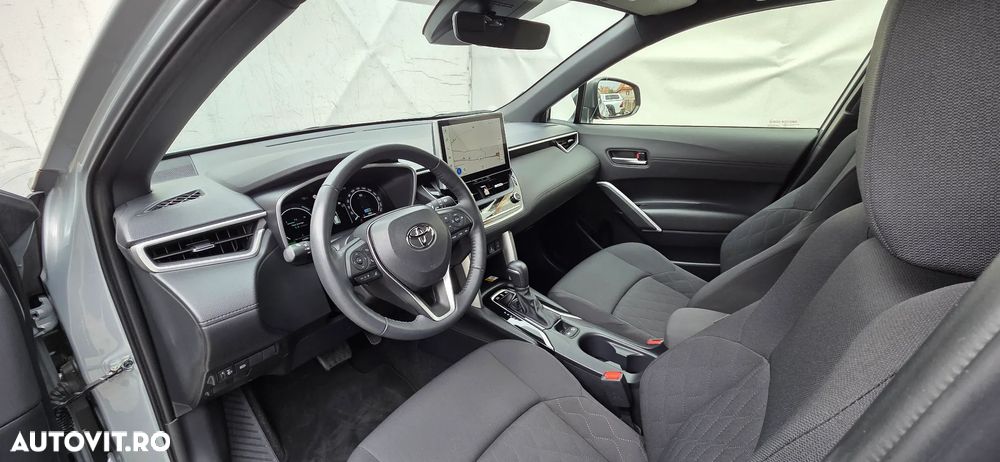 Toyota Corolla Cross - 11