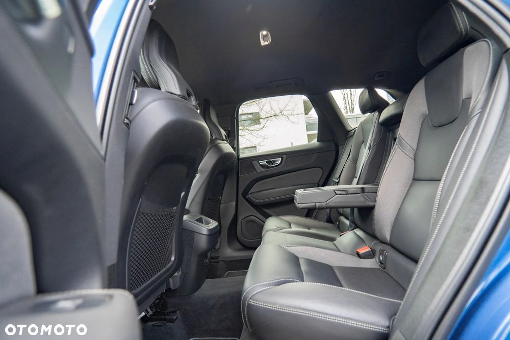 Volvo XC 60 D4 AWD R-Design - 15