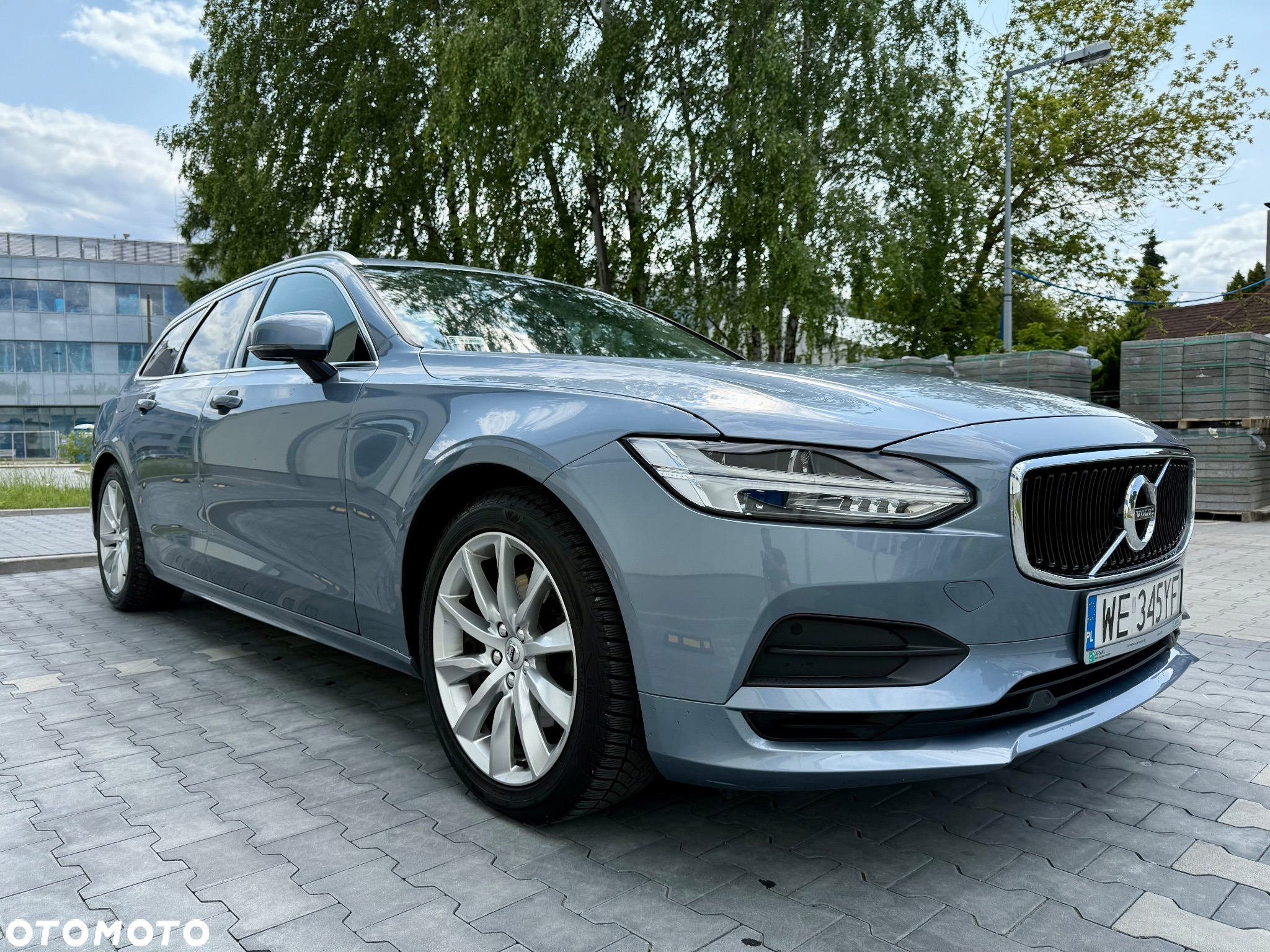 Volvo V90 D4 AWD Momentum - 2