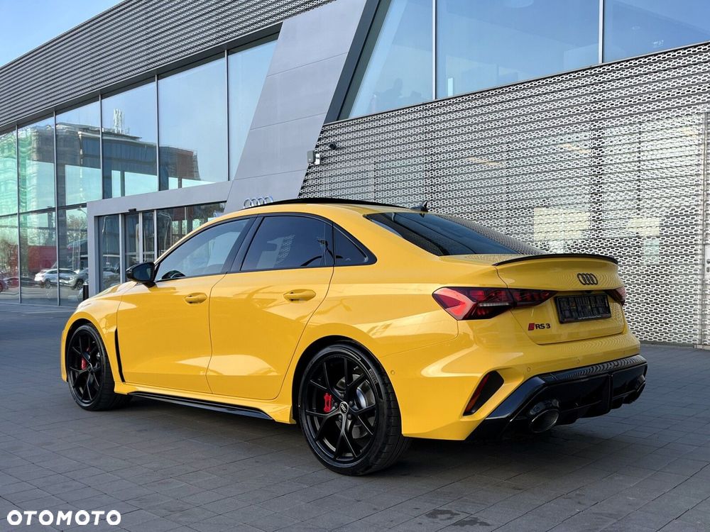 Audi RS3 Limousine - 4