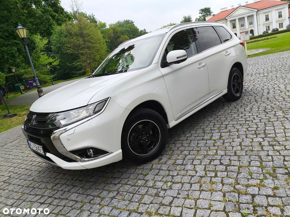 Mitsubishi Outlander 2.0 4WD Top - 17