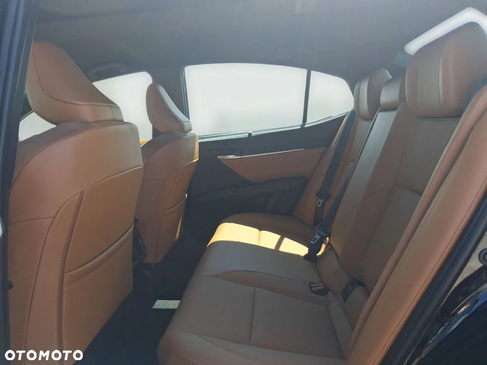 Toyota Camry - 14