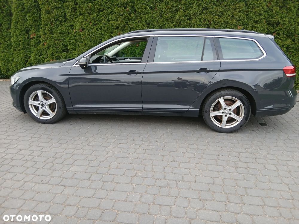 Volkswagen Passat 2.0 TDI (BlueMotion Technology) Comfortline - 17
