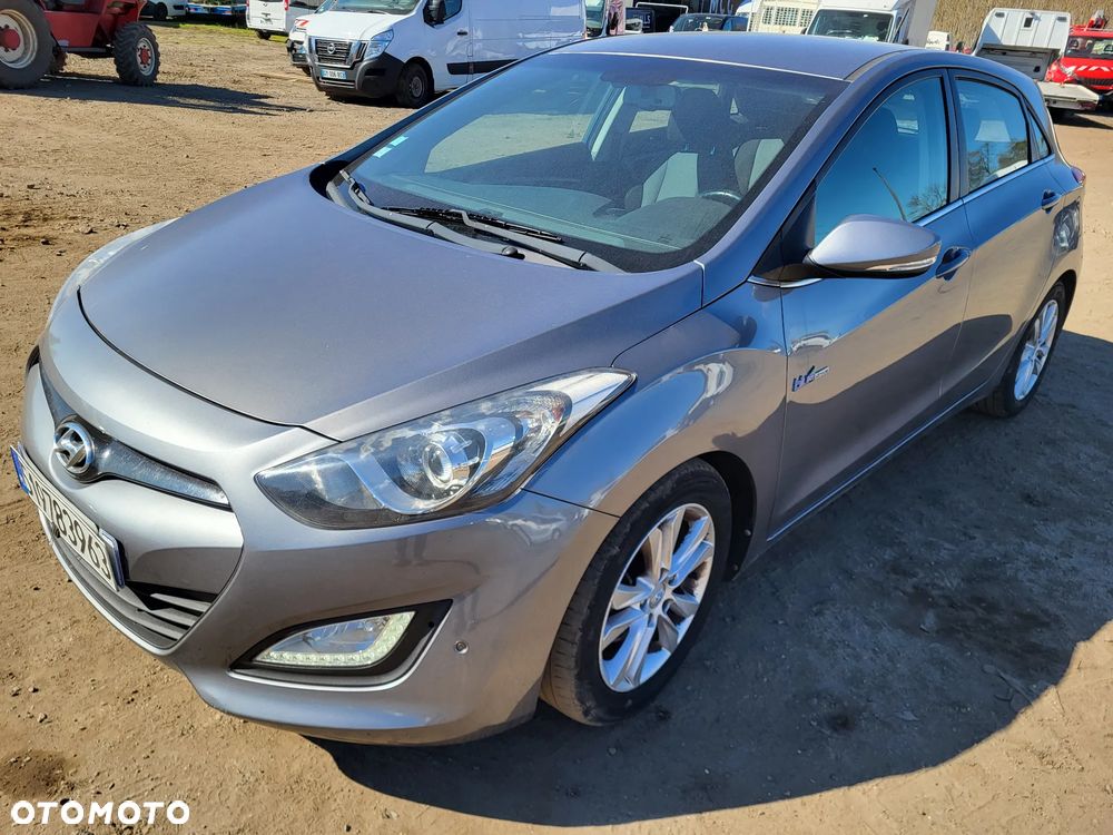 Hyundai i30 blue 1.6 CRDi Trend - 14