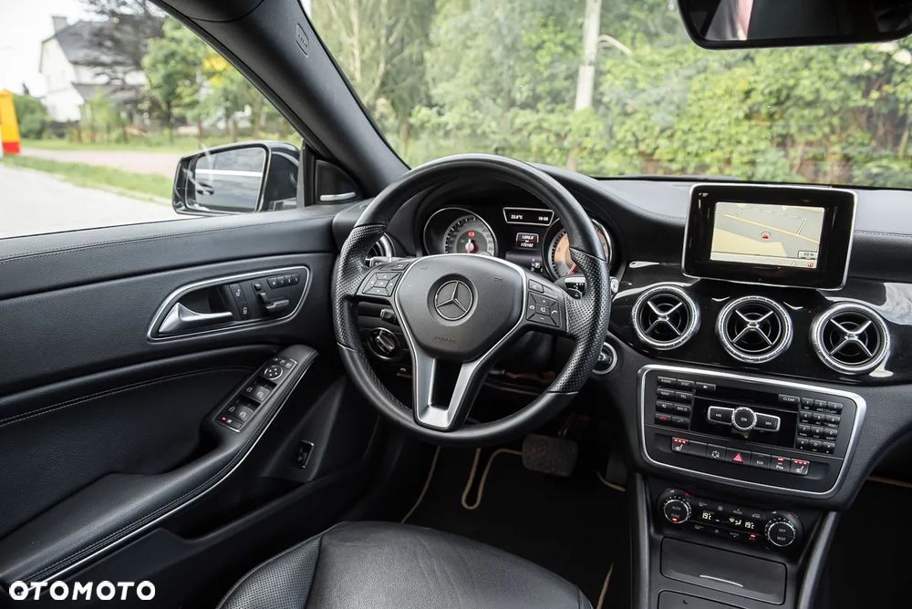 Mercedes-Benz CLA 250 7G-DCT StreetStyle - 17