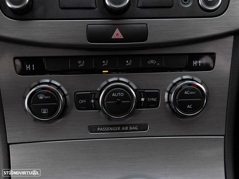 VW Passat Variant - 16