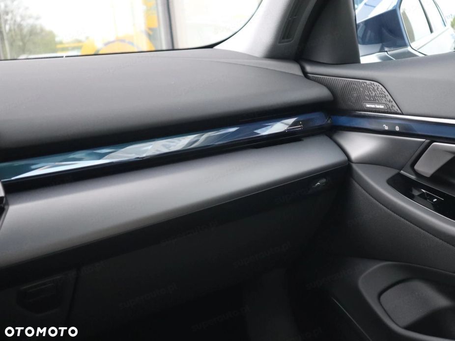 BMW i5 - 11