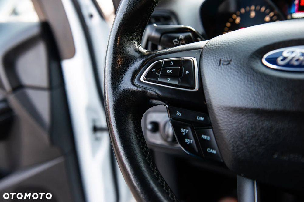 Ford Kuga 2.0 TDCi 4x4 Titanium - 26