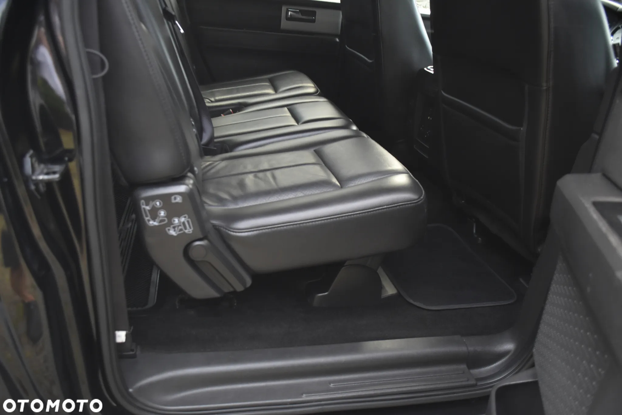 Ford Expedition - 17