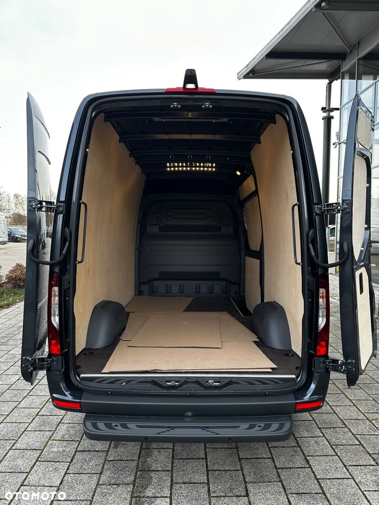 Mercedes-Benz Sprinter - 28