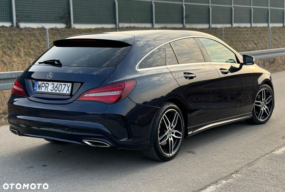 Mercedes-Benz CLA 180 AMG Line - 16