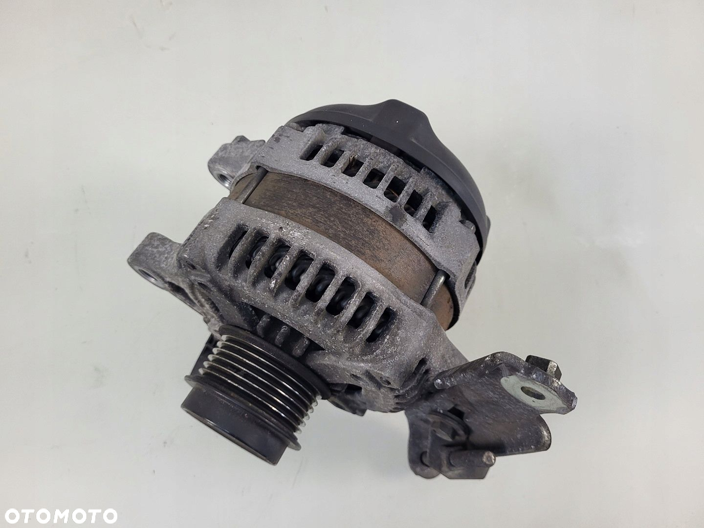 alternator 1.8 VVTI TOYOTA AVENSIS T27 27060-0T051 corolla rav4 auris - 2