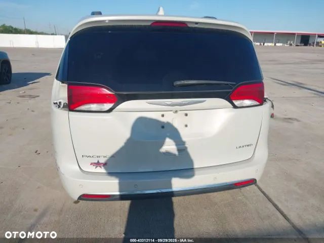 Chrysler Pacifica - 8