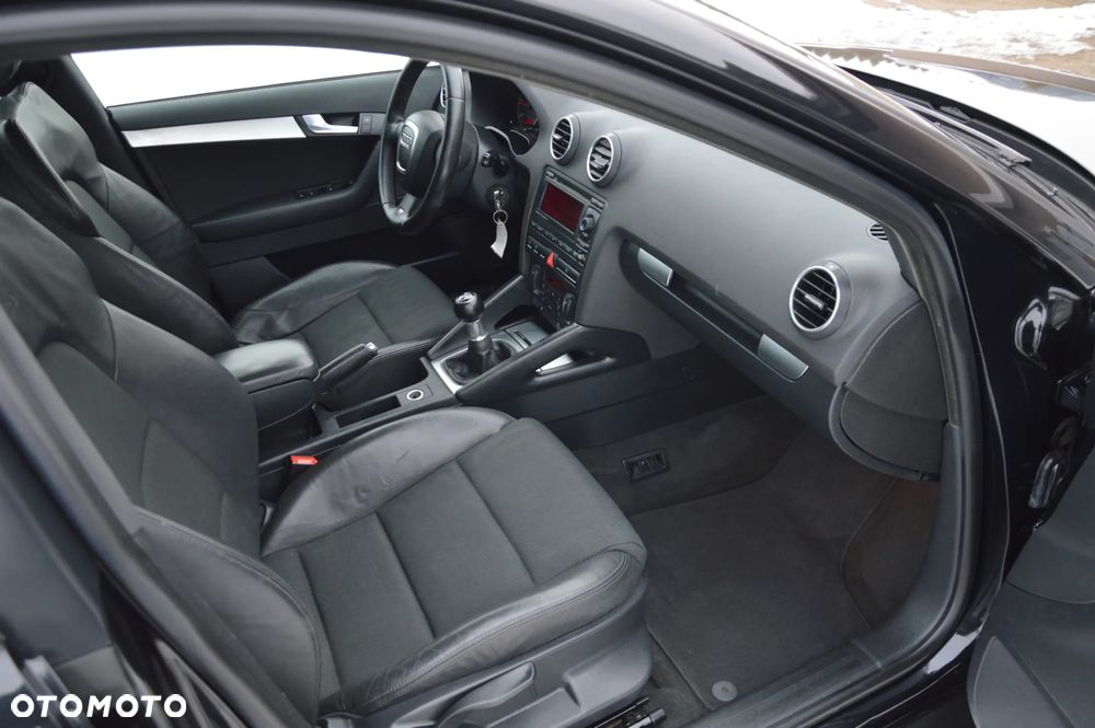 Audi A3 Sportback 2.0 TDI DPF S line Sportpaket plus - 14