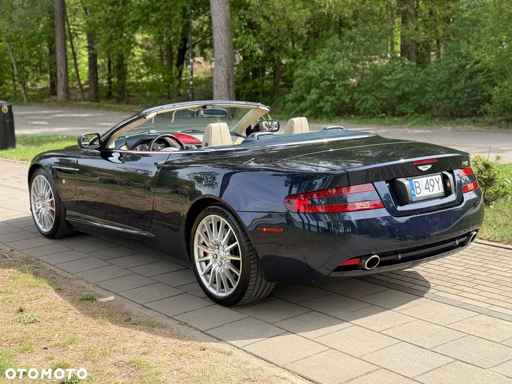 Aston Martin DB9 - 5